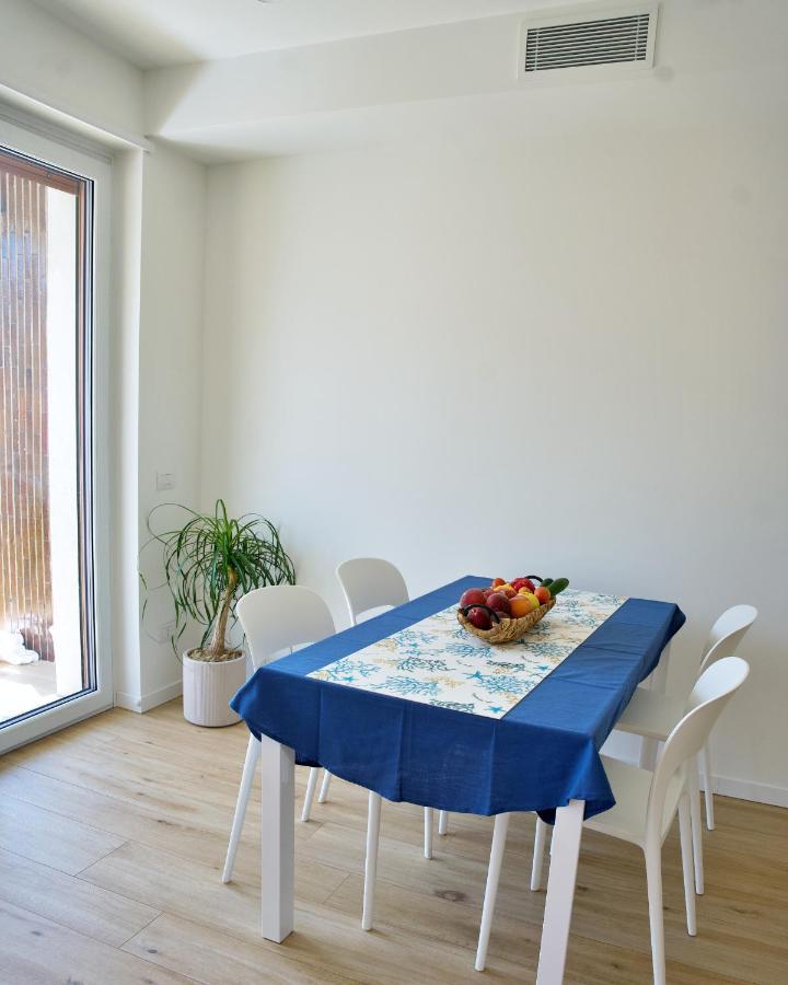 The Blue - Lake / City View Modern Apt Near Villa Olmo Como Eksteriør bilde